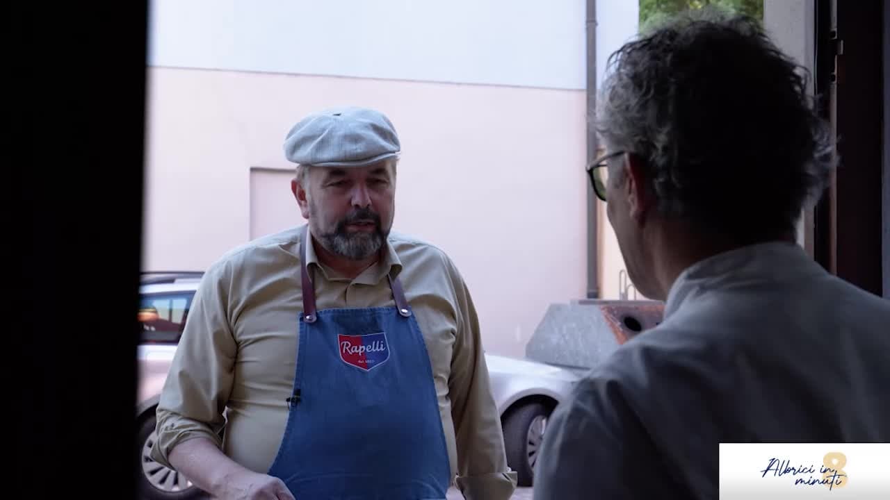 Albrici in 8 Minuti - Gnocchi fatti in casa con ragù di luganighetta al peperoncino