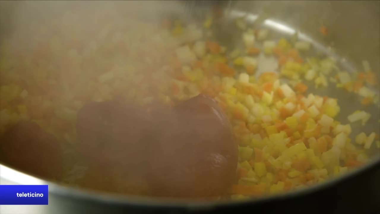 Albrici in 8 minuti - Ragù a lunga cottura di Luganighetta Gran Riserva con cavatelli fatti in casa