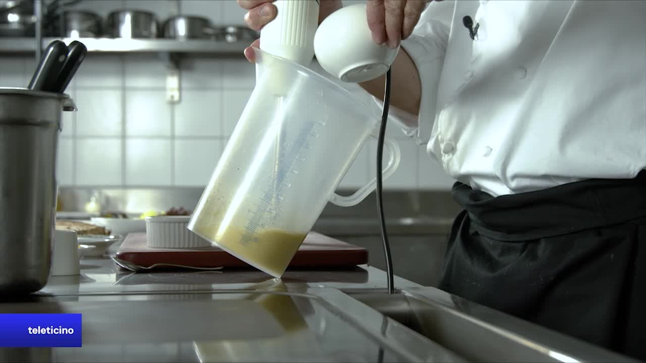 Albrici in 8 minuti - Tataki di filetto di manzo, crostone di pane Maggia con dressing alle erbette dell’orto