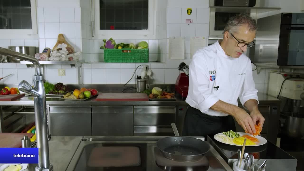 Albrici in 8 Minuti - Puntine di maiale a bassa temperatura e linguine di verdura spadellate